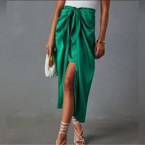 Vici Tea Time satin bow like new